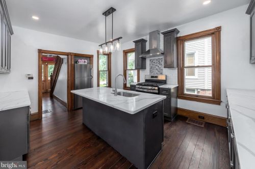 10 Bowen Ave, Pilesgrove NJ  08098-1404 exterior