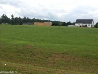 7104 Mcclay Dr, Kimesville, NC 27298-7512