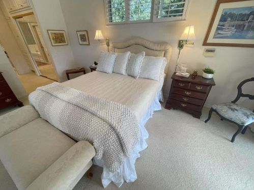 3304 Silver Oak Ln, Vista CA  92084-6614 exterior