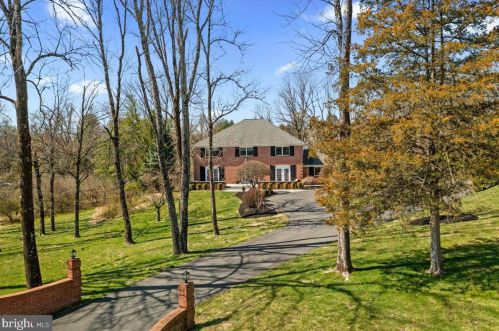 210 Brookstone Dr, Princeton, NJ 08540-2406