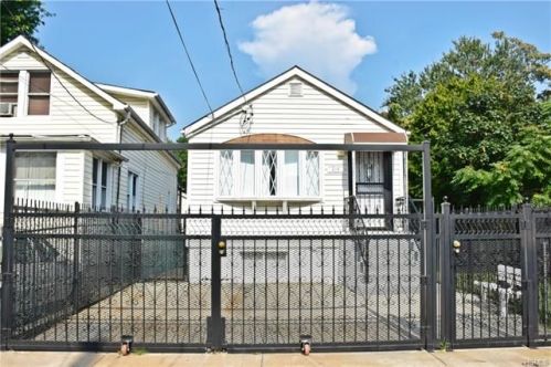 234 Newman Ave, Bronx, NY 10473-2407