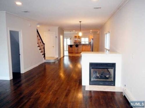 252 Franklin Ave, Cliffside Park NJ  07010-2602 exterior