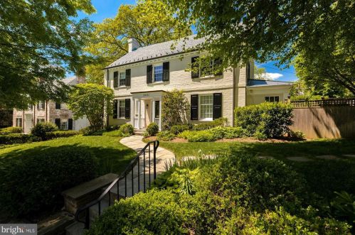 5021 Macomb St, Washington, DC 20016-2674