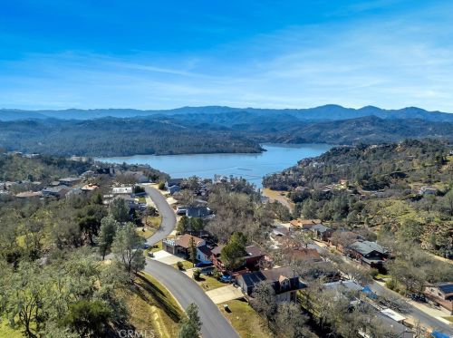 2355 Lakeview Dr, Lake Nacimiento CA  93426-9626 exterior