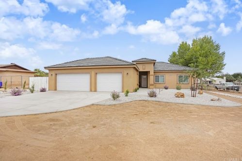 15726 Tokay St, Victorville, CA 92395-8897