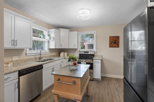 1512 Summerland Dr, Cayce-West Columbia SC  29033-2820 exterior