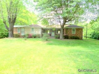 113 Oakdale Dr, Hendersonville, NC 28791-2053