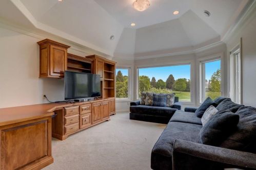 917 Evergreen Cir, Chenequa WI  53029-8636 exterior