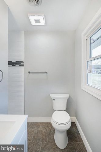 19 Locust Cir, Navy Sup Dpt PA  17050-3192 exterior