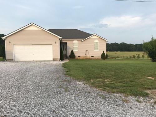 298 Young Ln, Winchester, TN 37398-3760