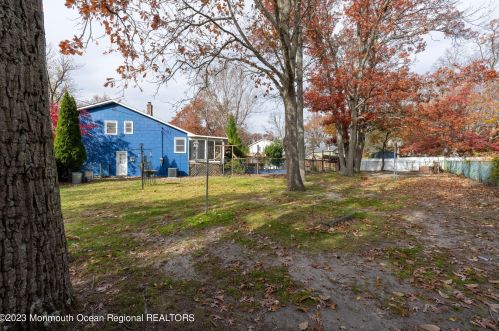 1 Brunswick Dr, Wall Township NJ  07731-1722 exterior