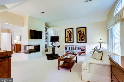 11406 Wild Bramble Way, Herndon VA  20194-1001 exterior