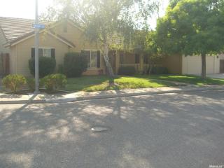 1905 Foxtail Ct, Turlock, CA 95382-2890