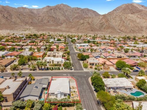 77445 Calle Potrero, La Quinta CA  92253-3702 exterior