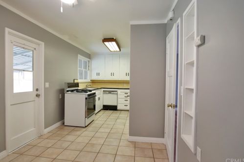 406 Roosevelt Ave, Fullerton, CA 92832-1611