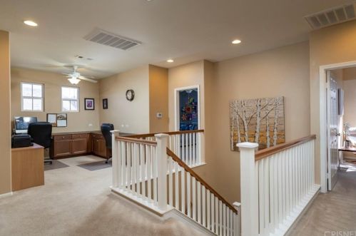 29236 Discovery Ridge Dr, Santa Clarita CA  91390-5761 exterior