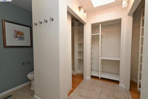 2400 Prosperity Way, San Leandro CA  94578-1124 exterior