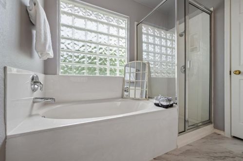 3013 Fleet Dr, Austin TX 78748-2963 exterior