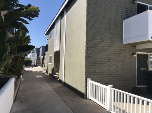 115 36th St, Newport Beach, CA 92663-3042