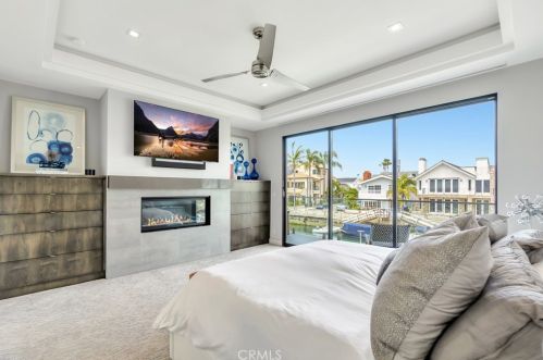 50 Rivo Alto Canal, Long Beach CA  90803-4047 exterior