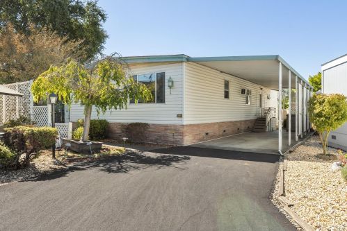 529 Colonial Park Dr, Santa Rosa, CA 95403-1147