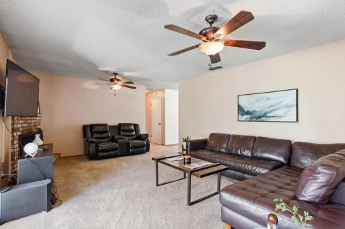 661 Hillsdale Dr, Turlock CA  95382-0515 exterior