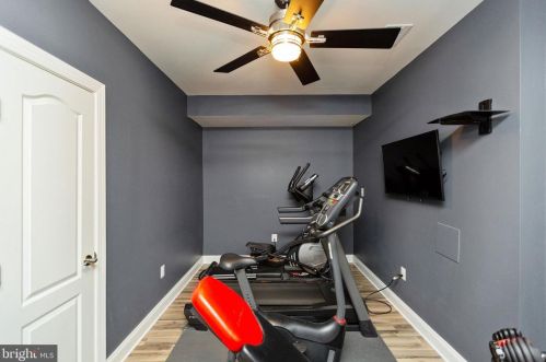 19277 Crk Fld Cir, Leesburg VA  20176-1621 exterior