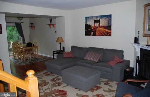 47 Old Mill Ln, Southampton, PA 18966-2868