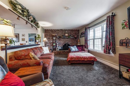 24 Ashland St, Mount Sinai NY  11766-2902 exterior