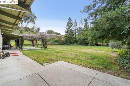 8 Rae Dr, Orinda CA  94563-4360 exterior