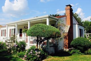 90 Woodside Dr, Hartford, CT 06109-1463