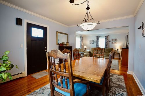 12 Clyde St, New Hyde Park NY  11040-2433 exterior