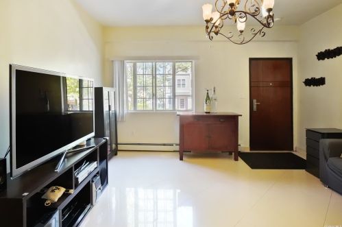 84-22 Lefferts Blvd, Jamaica, NY 11415-1315