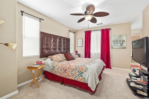 1091 Amber Rdg Ln, Vacaville CA 95687-5828 exterior