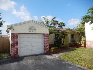19240 83rd Ave, Hialeah, FL 33015-5312