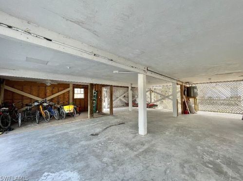 220 Palm Lk Dr, Sanibel FL 33957-5601 exterior