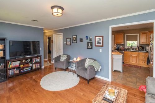 3 Peter Scott Dr, Cornwall, NY 12518-1327