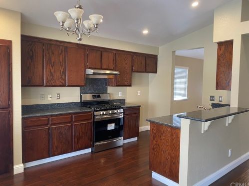 721 Oakwood Ct, Livingston, CA 95334-9581