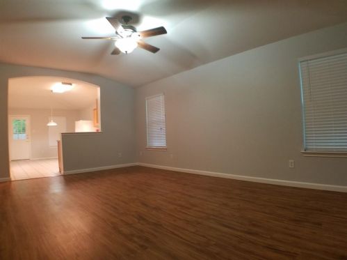102 Star Of Texas Dr, Uhland TX  78640-5290 exterior