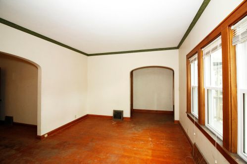 2539 Bremen St, Milwaukee, WI 53212-3001