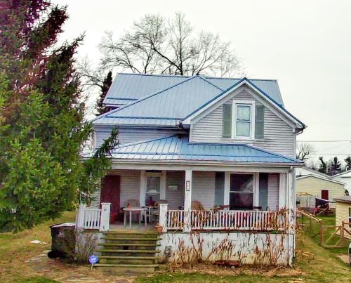 805 Johnson Ave, New Lexington, OH 43764-1167