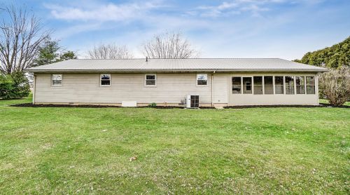5174 Washington Waterloo Rd, Washington Ch OH  43160-8719 exterior