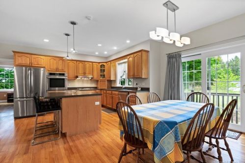 1 Reservoir Dr, Wallingford CT  06492-1862 exterior