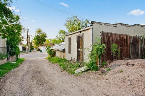 3801 Logan St, Englewood CO 80113-6845 exterior