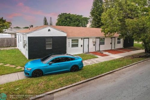 1602 17 Ave, Hollywood FL 33020-2814 exterior