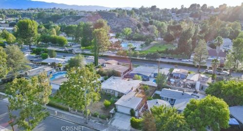 27325 Santa Clarita Rd, Santa Clarita CA  91350-1317 exterior
