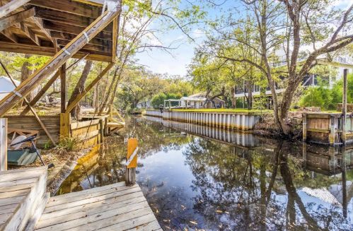193 Wilson Way, Freeport, FL 32439-5022