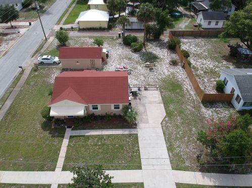 422 Rockingham Ave, Tavares, FL 32778-3056