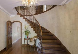 1040 45 St, Sacramento CA  95819-2112 exterior