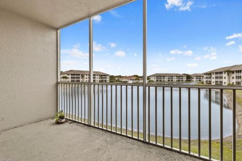 7812 Regal Heron Cir, Naples, FL 34104-5848